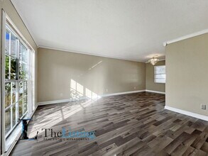 11007 Summer Dr in Tampa, FL - Building Photo - Building Photo
