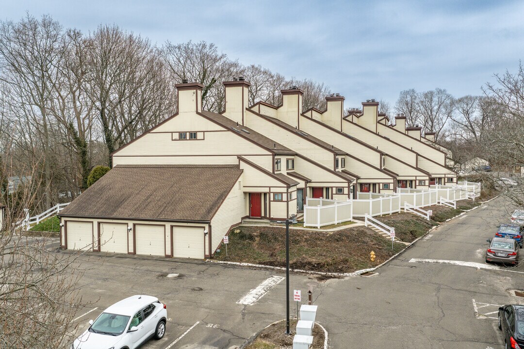 Rockledge in Branford, CT - Foto de edificio