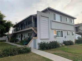 1316 W Valencia Dr in Fullerton, CA - Building Photo