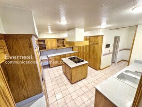 1916 Hobson Dr in Henderson, NV - Building Photo - Building Photo
