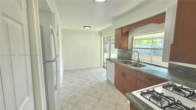 6504 Arbor Dr in Miramar, FL - Building Photo - Building Photo