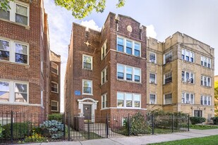 2443 W Gunnison St in Chicago, IL - Building Photo