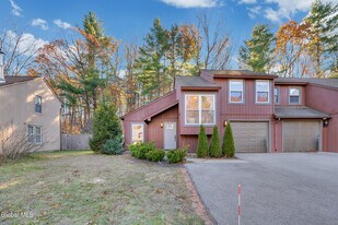 49 Thimbleberry Rd in Ballston Spa, NY - Building Photo