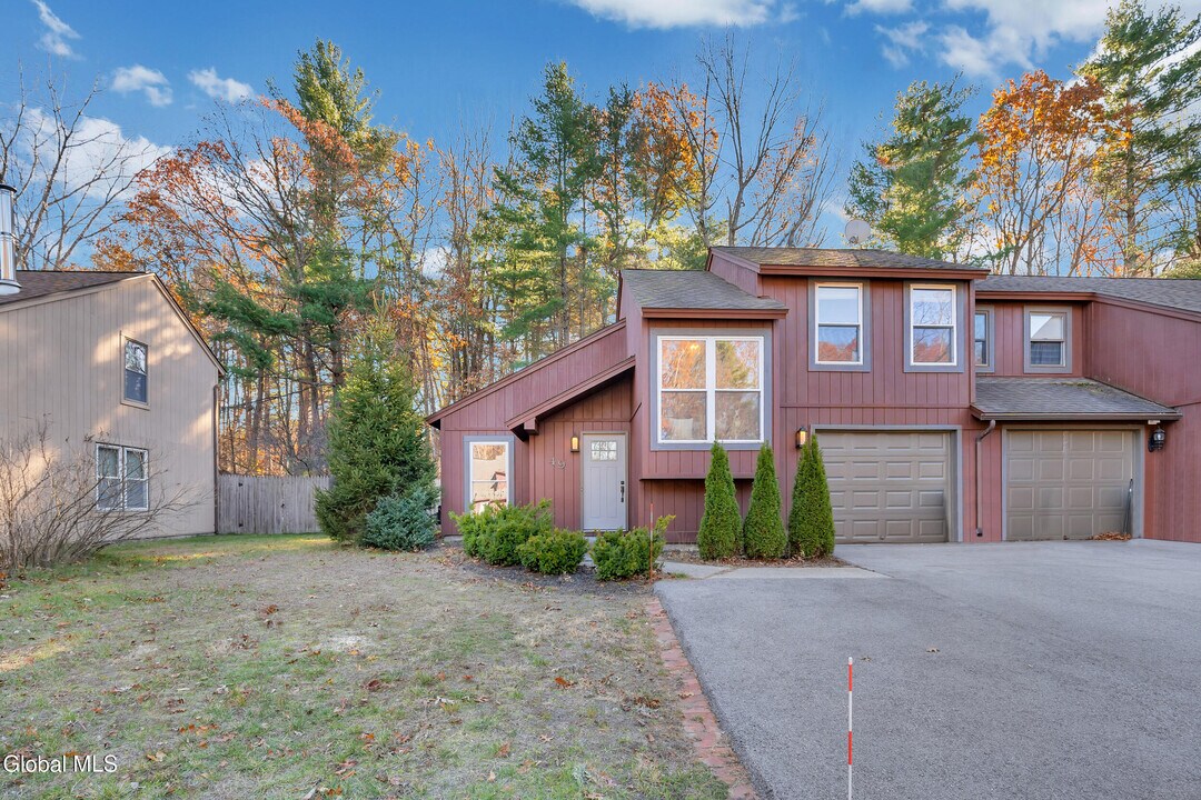 49 Thimbleberry Rd in Ballston Spa, NY - Building Photo