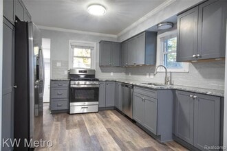 22101 Ridgeway St in St. Clair Shores, MI - Building Photo - Building Photo