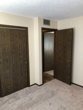 2020 Cedar St in Muscatine, IA - Building Photo - Building Photo