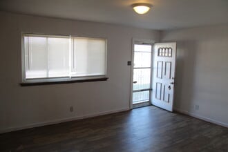 1416 Plaza Pl in Wentzville, MO - Foto de edificio - Building Photo