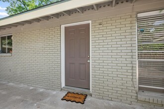 1706 Palma Plaza in Austin, TX - Building Photo - Building Photo