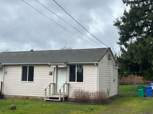 property at 915-917 SE 155th Ave