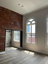24-30-30 Bank St in Philadelphia, PA - Building Photo - Building Photo