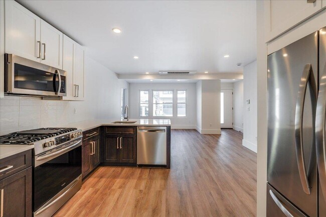 47 Graham St in Jersey City, NJ - Building Photo - Building Photo