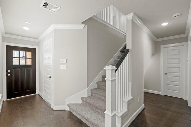 property at 1916 Huntly Chase Dr
