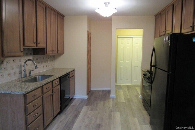 34 Alpine Dr in Wappingers Falls, NY - Building Photo - Building Photo