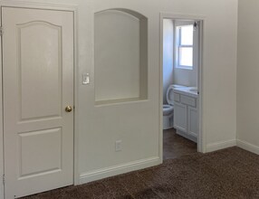 1209 Monica St in Bakersfield, CA - Building Photo - Building Photo