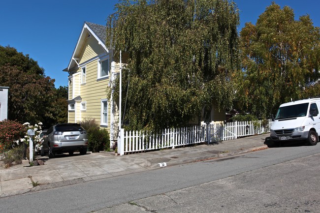 12 Bonita St in Sausalito, CA - Building Photo - Building Photo