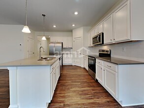 7121 Garrett Ct in Charlotte, NC - Building Photo - Building Photo