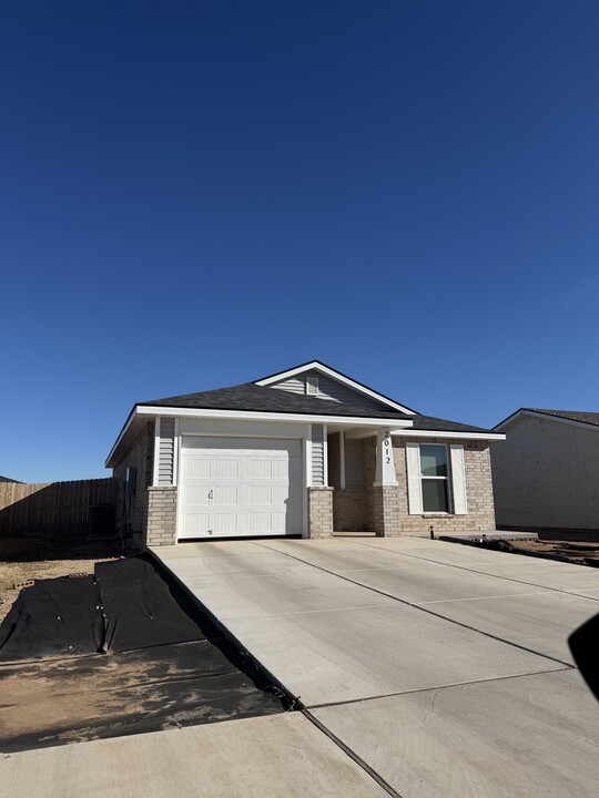 2012 Plains Ave in Wolfforth, TX - Building Photo