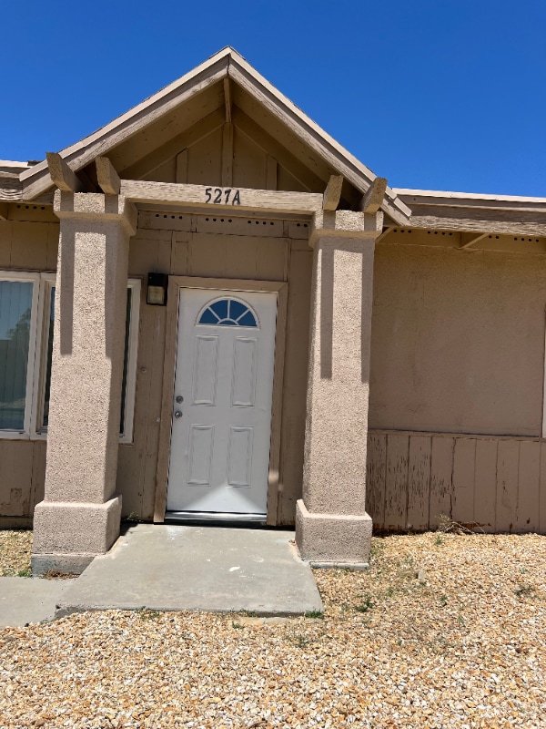 238 N Gold Canyon St