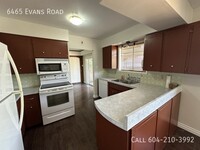 6465 Evans Rd in Chilliwack, BC - Building Photo - Building Photo