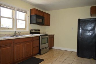 616 E Moore St in Norristown, PA - Building Photo - Building Photo