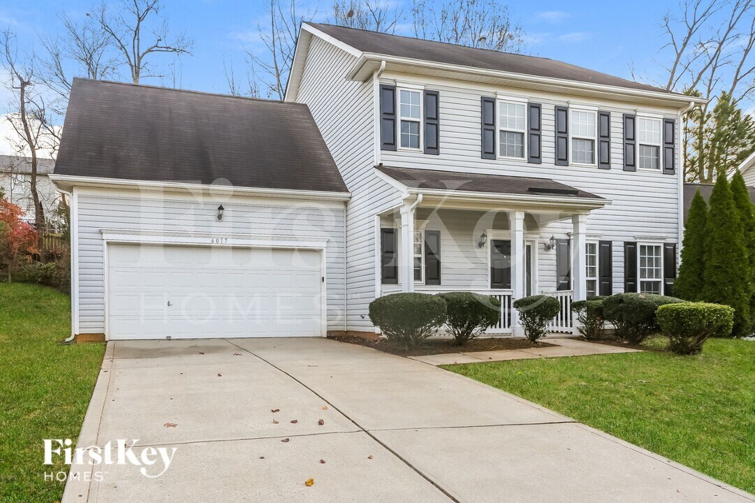 6017 Briggs Dr in Charlotte, NC - Foto de edificio
