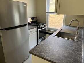 6842 Montgomery Rd, Unit 6 in Cincinnati, OH - Building Photo - Building Photo