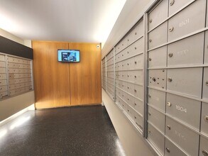 9655 Woods Dr in Skokie, IL - Building Photo - Building Photo