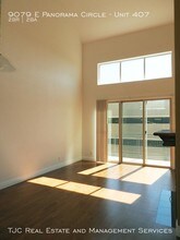 9079 E Panorama Cir in Englewood, CO - Foto de edificio - Building Photo