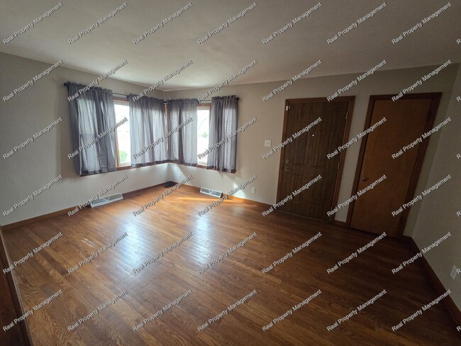 7427 Magoun Ave in Hammond, IN - Building Photo - Building Photo