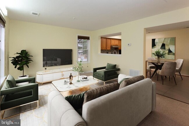 18000 Singing Pine Cir in Gaithersburg, MD - Building Photo - Building Photo