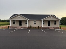 105 Robins Way, Unit A in Russellville, KY - Building Photo