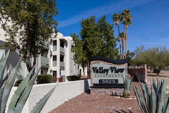 Valley View Apartments in Tucson, AZ - Foto de edificio - Building Photo