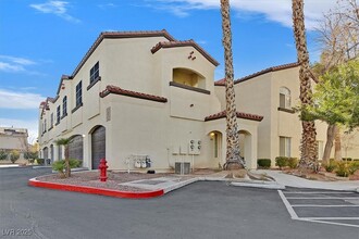 2975 Bluegrass Ln in Henderson, NV - Building Photo - Building Photo