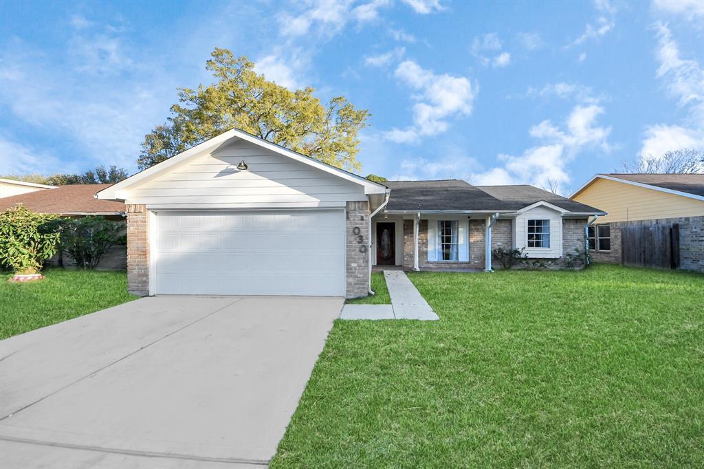 15030 Royal Shadows Dr in Houston, TX - Building Photo
