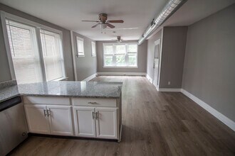 4955 Lindenwood Ave, Unit 2E in St. Louis, MO - Foto de edificio - Building Photo