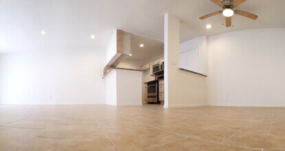 11020 Hesby St, Unit 1 in Los Angeles, CA - Foto de edificio - Building Photo