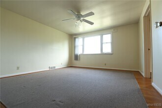 105 Fernald Ave in West Seneca, NY - Foto de edificio - Building Photo