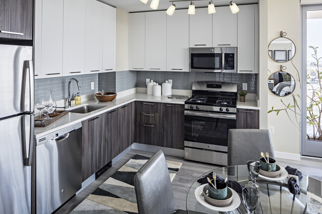 Avalon Brooklyn Bay in Brooklyn, NY - Building Photo - Interior Photo