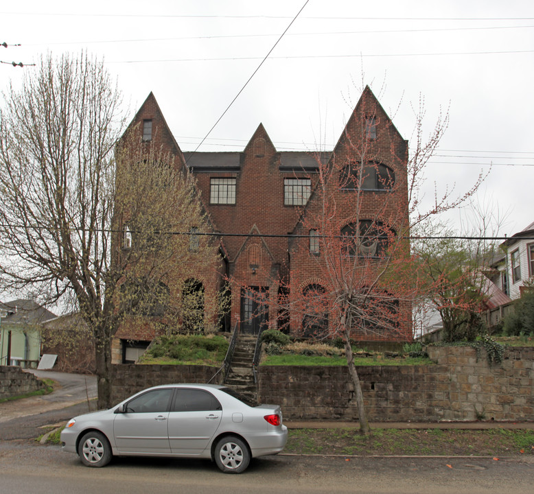 511 Harvey St in Williamson, WV - Building Photo