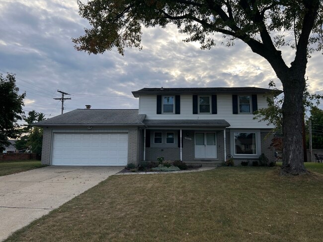 property at 27021 Nantucket Ct