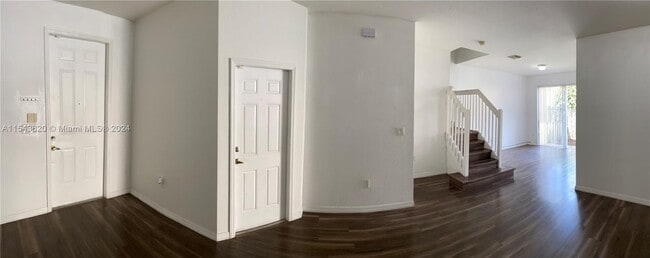 15297 SW 119th Ter in Miami, FL - Foto de edificio - Building Photo