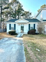 406 Winners Cir N in Jacksonville, NC - Building Photo