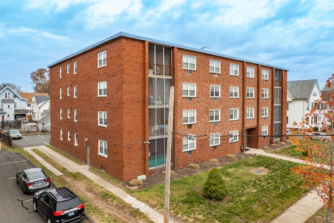 Embassy Apartments in West Haven, CT - Building Photo