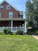 122 E 4th St in Lansdale, PA - Building Photo