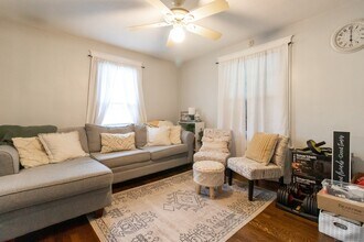 76 Gridley St in Bristol, CT - Building Photo - Building Photo