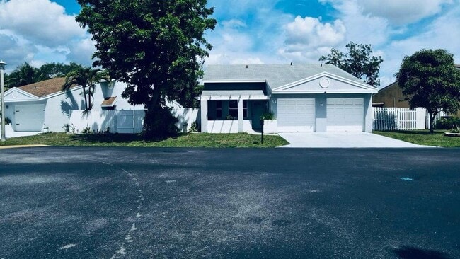 property at 34 Paxford Ln