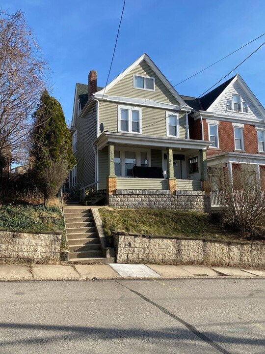 141 Rinne St in Pittsburgh, PA - Building Photo