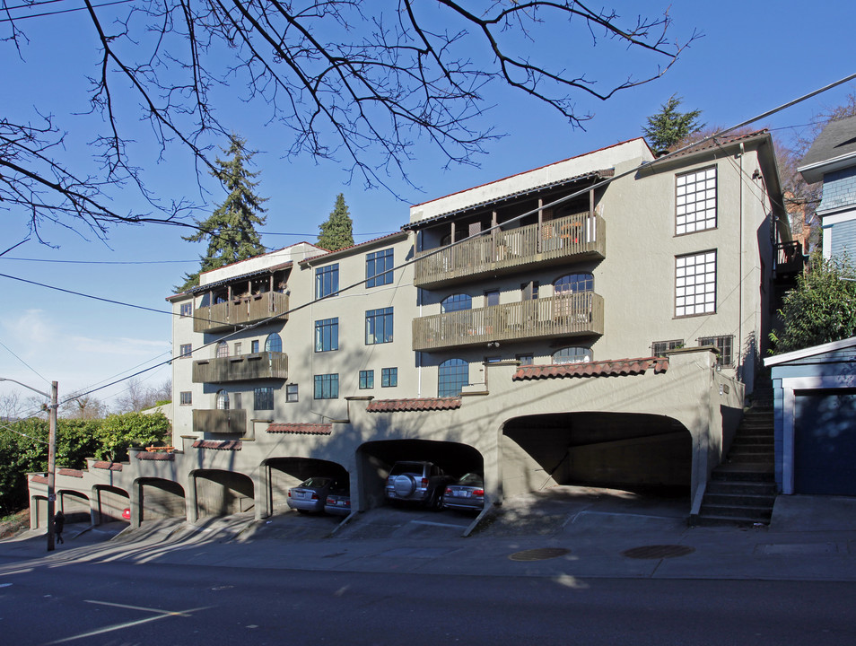 Hacienda in Seattle, WA - Foto de edificio