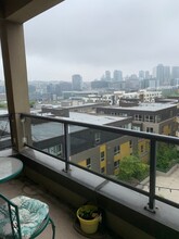 1000 Aurora Ave N in Seattle, WA - Building Photo - Building Photo