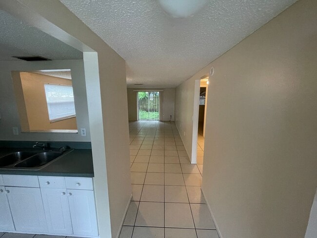 4128 Shoreline Dr in New Port Richey, FL - Building Photo - Building Photo